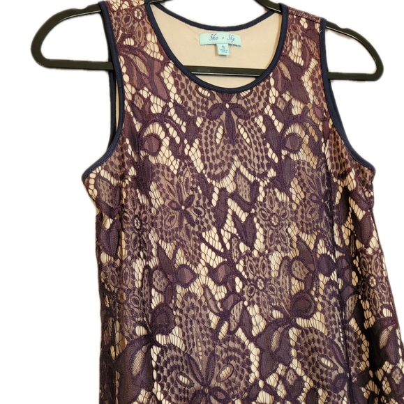 She + Sky tank top with Lace Over-lay Size Small Burgundy Color - Picture 2 of 8